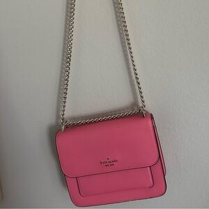 Kate Spade Remi Flap Chain Crossbody Bag in Vibrant Pink